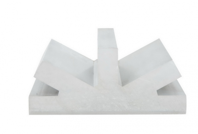 鋁型材在很多行業(yè)都有很大的運用，那么如何選擇一個好的鋁型材